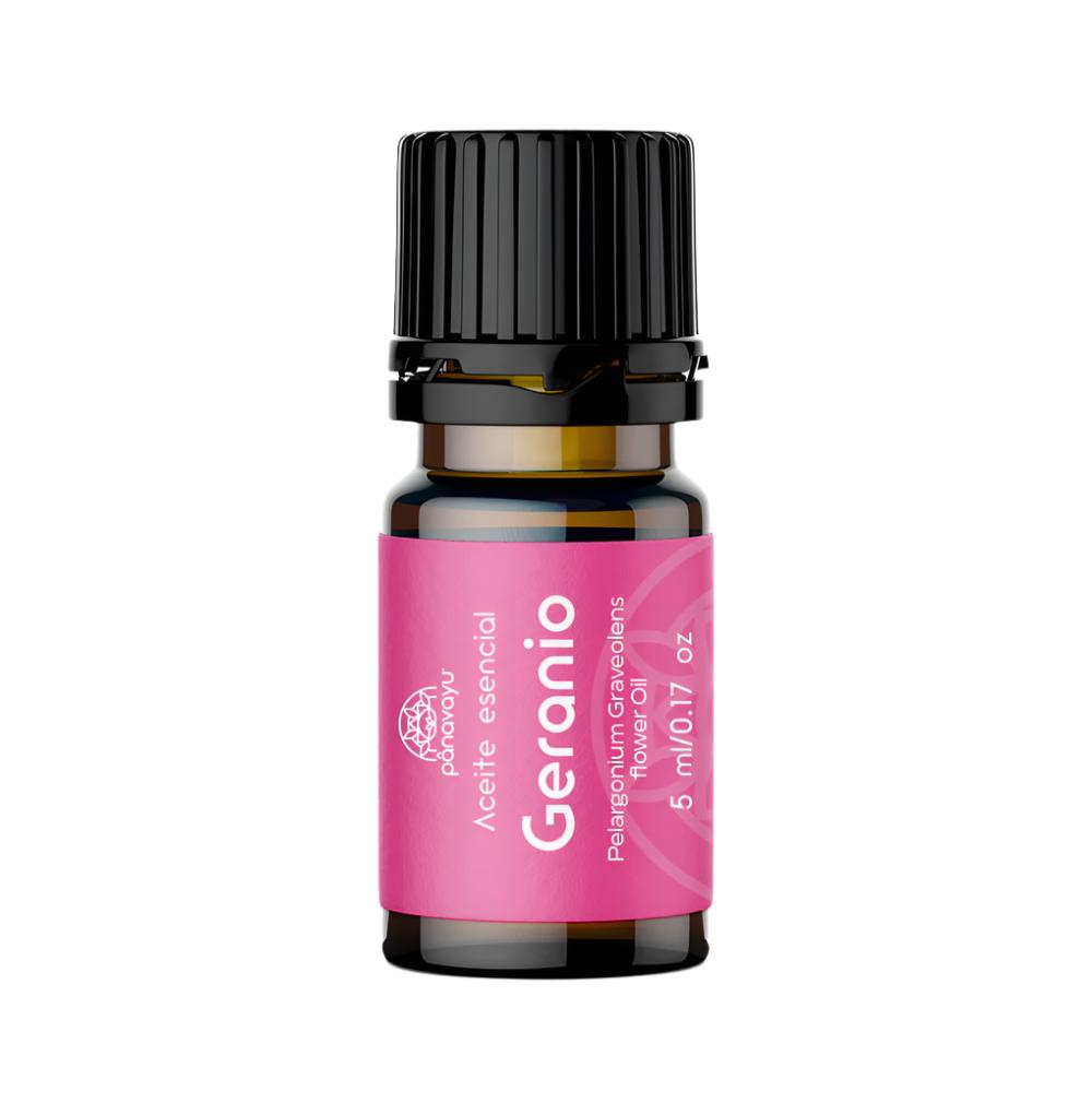 Aceite Esencial de Geranio Panavayu con fondo blanco