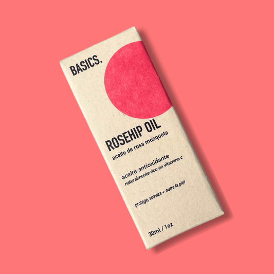 Aceite de rosa mosqueta en caja 30ml con fondo plano.