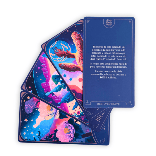 las cartas de Oráculo de plantas sin caja con fondo blanco