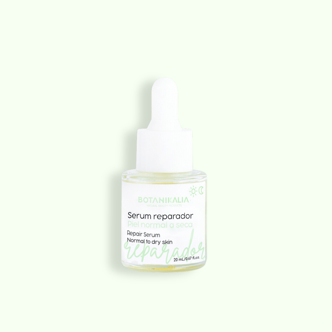 Sérum Facial Reparador Piel Normal Seca de Botanikalia sin caja con fondo color verde claro