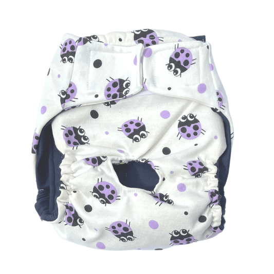 Pañal reusable para perros y gatos grande con fondo blanco