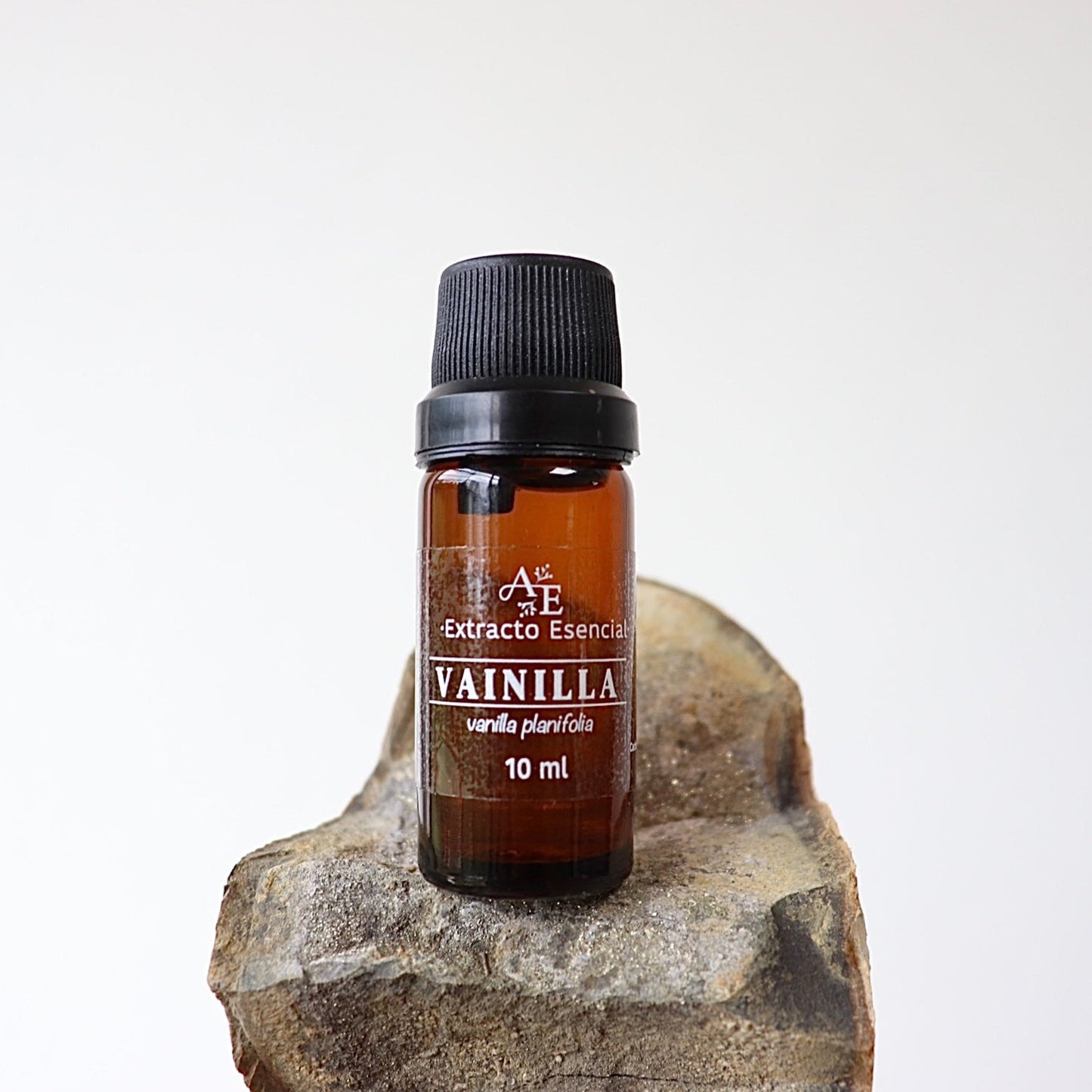 Extracto de vainilla Ananda con fondo blanco