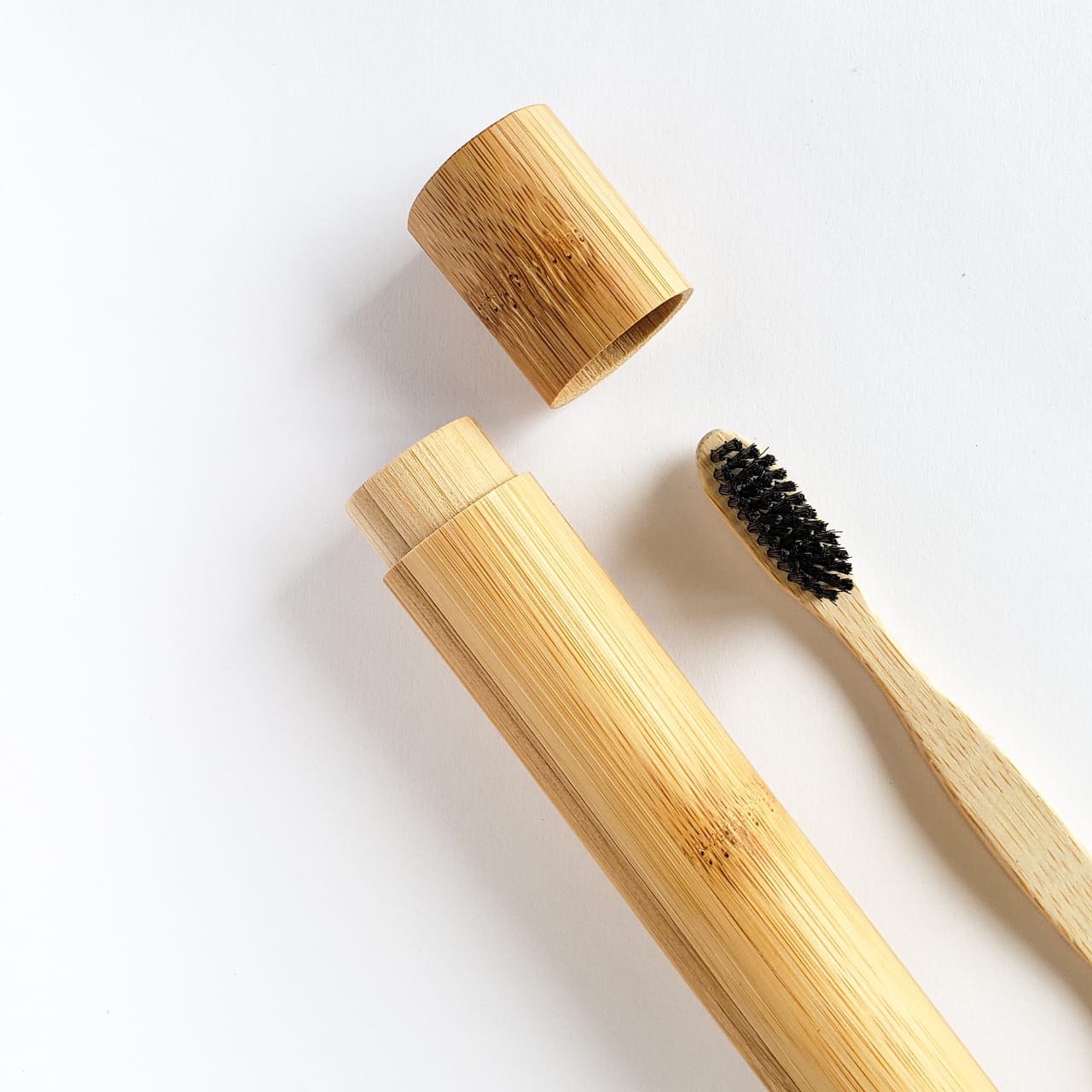 Estuche para Cepillos de Dientes en Bambú - Biocare – La Tortuga y La Liebre