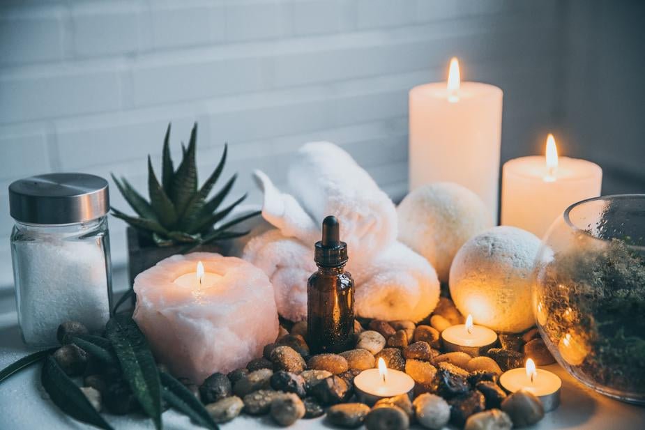 ¿Qué, y para qué sirven el oil pulling y el raspador de lengua?