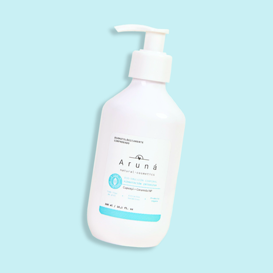 la botella de bio emulsion de aruná con fondo plano.